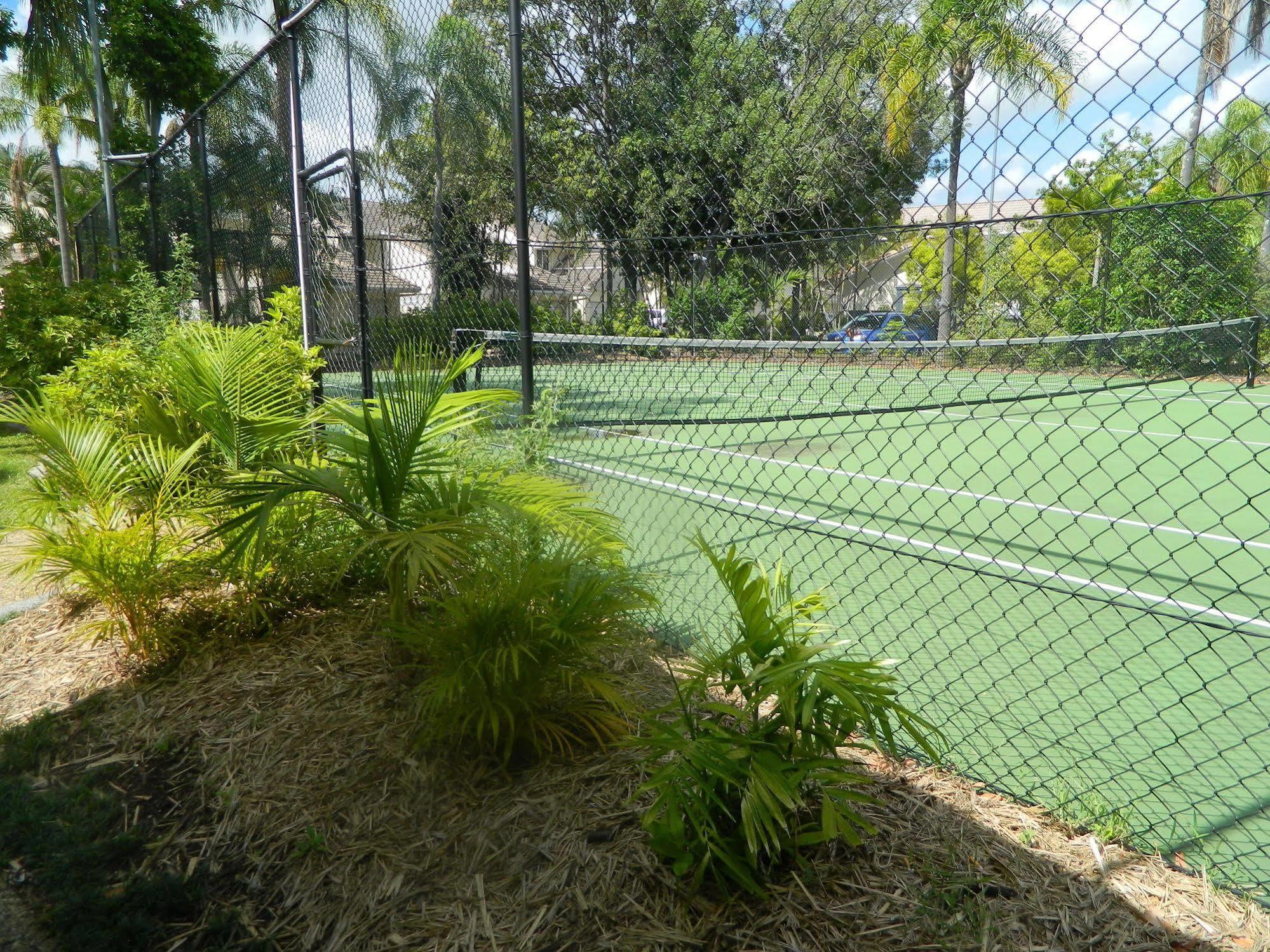 Isle Of Palms Resort Gold Coast Bagian luar foto